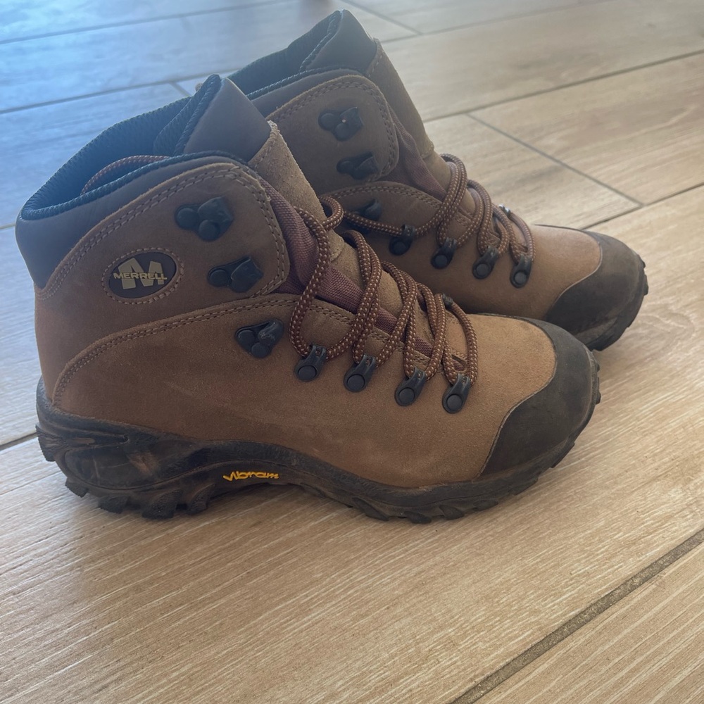 Merrel women's brown hiking Boots - Picture 4 of 8